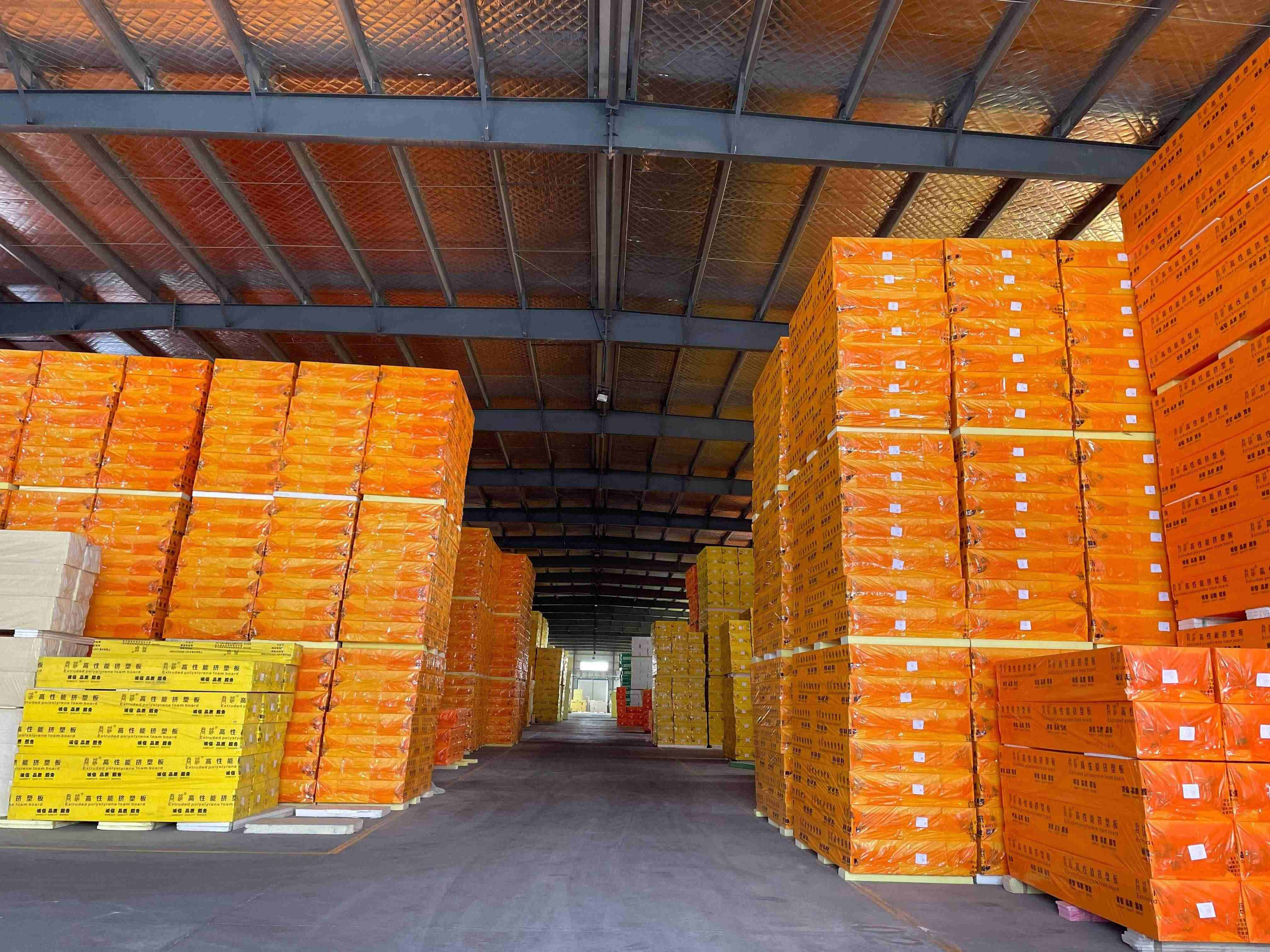 厚德载物创品牌，经营诚信得天下